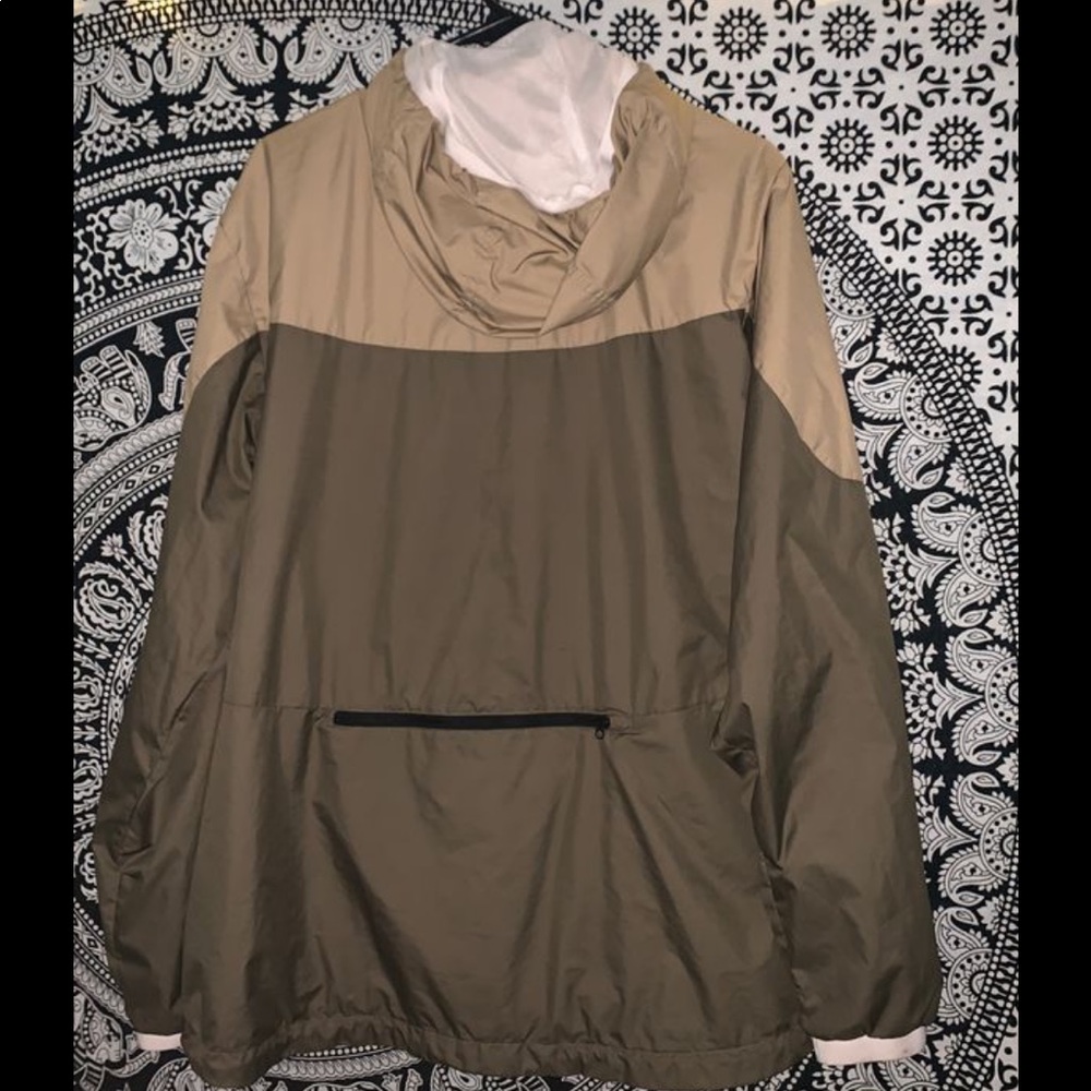 Nike wind breaker - Picture 2 of 2